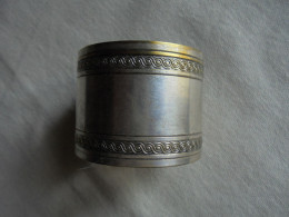 Ancien - Rond De Serviette Poinçon Métal Argenté Et Orfèvre PC Années 1900 - Zilverwerk