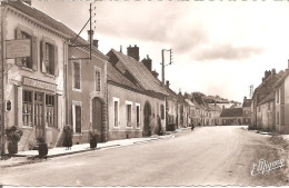 DIXMONT (89) La Grande Rue  CPSM  PF - Dixmont