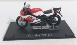 76365 Italeri 1/22 -Yamaha YZF R7 - 1999 - Motorcycles