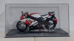 I116318 MOTO IXO MODEL 1/24 - Yamaha YZF R7 - Motorcycles