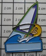 713a Pin's Pins / Beau Et Rare / SPORTS / PLANCHE A VOILE GRAND PIN'S AVEC EMPLACEMENT POUR LE NOM - Zeilen