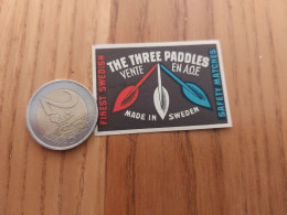 étiquette Boîte D'allumettes AFRIQUE OCCIDENTALE FRANÇAISE "THE THREE PADDLES VENTE EN AOF SAFETY MATCHES" - Matchbox Labels