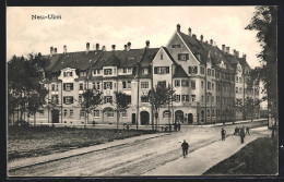 AK Neu-Ulm, Strassenpartie Mit Passanten - Neu-Ulm