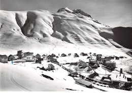 38 . N°kri10684. Les Deux Alpes.alpe De Venosc Et Pistes Du Diable . N°1562 . Edition Photomecaniques . Sm 10X15 Cm . - Vénosc