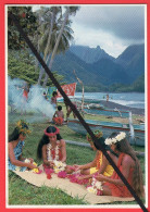CPM-(Océanie)  Tahiti-- Floxers Of Tahiti --Couroneuses .Sur La Plage - - Tahiti