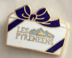 Pin S LES PYRENEENS - Arthus Bertrand