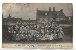 Delcampe - Flers (61) : Les Fillettes De L'Ecole Maternelle Déguisées Pour La Saint-Nicolas En 1910 (animé) PF. - Flers