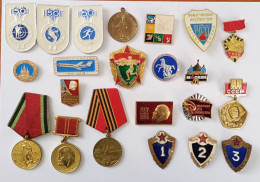 Lot De 22 Divers Pin's : Soviet & Russie - Army