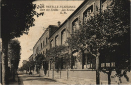 CPA NEUILLY- PLAISANCE - Rue Des Ecoles - Les Ecoles (124019) - Neuilly Plaisance