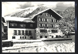 AK Klosters-Dorf, Ferienheim Schweizerhaus Im Schnee - Klosters