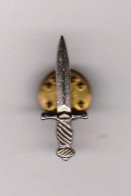 PIN'S Métal " Epée Glaive " (Armée De Terre ?) _DP247 - Army