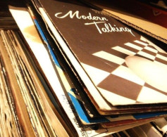 Lot En Vrac 1,5kg De Vinyles 45t -français, Anglais, Latino, Humour, MONDE  Années 50 à 90 - Autres & Non Classés