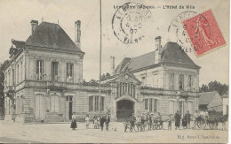 86 -   Lencloitre - L'Hôtel De Ville      ** CPA Animée ** - Lencloitre