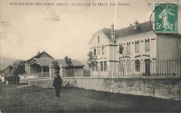 38 VIRIEU SUR BOURBRE #MK53886 LE CHAMP DE MARS LES ECOLES - Virieu