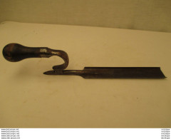 Paroir  De Maréchal  Ferrant -    Poids 350 Gr - Ancient Tools