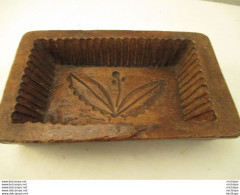 Moule  A Beurre  Début 20 Em  Longeur 19 Cm  Sur 12 Cm Quelques Trous De Vers  - Autentique D'époque - Ancient Tools