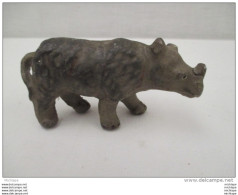 JOUET FIGURINE BON DUFOUR UN RHINOCEROS  EN COMPOSIT 11 Cm - Jouets Anciens