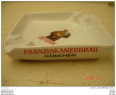 CENDRIER EN FAIENCE DE GERMANY   BIERRE  MUNCHEN  12cmX 12 TRES BON ETAT - Ashtrays