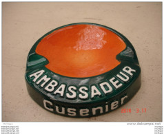 CENDRIER EN FAIENCE DE LONGCHAMP  AMBASSADEUR  DIAMETRE 14cm TRES BON ETAT - Ashtrays
