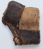 Oud Boekje In Koptisch Geschrift , Perkament - Houten Omslag. Zie Alle Afbeeldingen - Livres Anciens