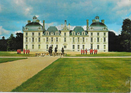 Delcampe - CPM 41 CHEVERNY Château Départ De La Chasse à Courre 1970 - Cheverny