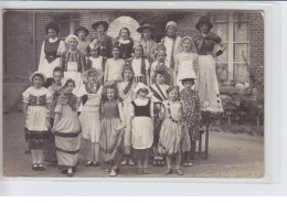CRECY-en-PONTHIEU: Photographie Maxime Martin, Groupe De Personnes - Très Bon état - Crecy En Ponthieu