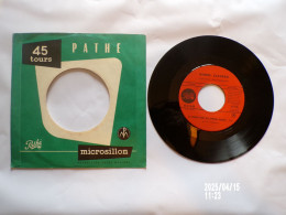 EP 45 T ANDRE CLAVEAU AU RENDEZ-VOUS DES AMOURS PASSEES CHEZ PATHE 45 G 1638 - Disco & Pop