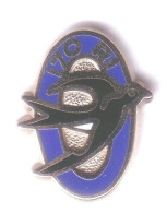 P127 Pin's Hirondelle Swallow Armée 170 RI ÉPINAL VOSGES Signé Ballard Oiseau Bird Qualité Arthus Achat Immédiat - Army