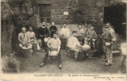 Delcampe - CPA VILLEDIEU-les-POELES Un Atelier De Chaudronnerie (38601) - Villedieu