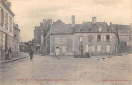 53-MAYENNE-PLACE ET FONTAINE SAINT VINCENT-N°6023-F/0019 - Mayenne