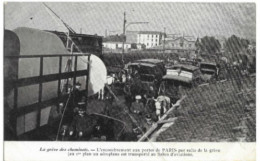 75 PARIS LA GREVE DES CHEMINOTS UN AEROPLANE EST TRANSPORTE AU SALON DE L'AVIATION CPA 2 SCANS - Streiks