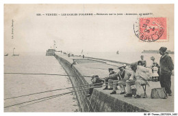BK-BFP1-0828-SPORT - PECHE - Vendee - Les Sables D'OLONNE - Pecheurs Sur La Jetee - Attention - Ca Mort - Angelsport