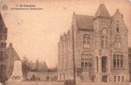BELGIQUE - St Laureins - Gemeentehuis En Gedenksteen - Uitg Omer Vandenfontyne - Façade - 1926 - Carte Postale Ancienne - Sint-Laureins