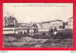 F-76-Darnetal-01P126  La Place Thiers, à Droite Poste, Commissariat De Police, Animation, Cpa BE - Darnétal