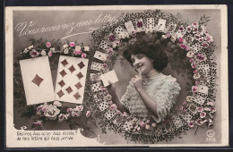 AK Junge Frau In Einem Kranz Aus Spielkarten - Playing Cards
