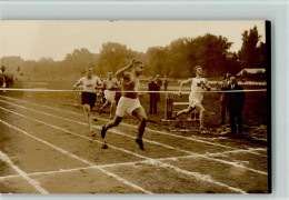 12081824 - Leichtathletik Laufen - Im Ziel - Atletiek
