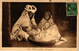 CPA ALGERIA Ideale 636 Scenes Et Types Le Couscouss (821270) - Beroepen