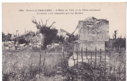 80 - SOMME - CHAULNES - LA STATUE ENLEVEE PAR LES ALLEMANDS DURANT LA GUERRE - HOTEL DE VILLE ET LA PLACE LHOMOND - Chaulnes