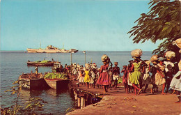 DOMINICA - Loading Bananas At Fond Cole - Publ. Dominica Handicrafts Co. - Dominica