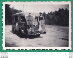 O5- FOURGON RENAULT DES P.T.T.  AVEC PERSONNAGES -  AUTHENTIQUE PHOTO 8,6 X 6,0   - ( 2 SCANS ) - Trucks, Vans &  Lorries