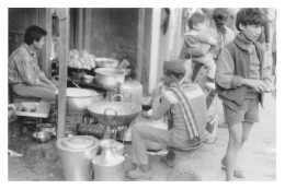 NEPAL KATMANDOU Préparation Du Dal Bhat à THAMEL Année 1984 Katmandhu Katmandu KATHMANDU N° 58 \MR8073 - Nepal