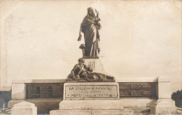 80 CHAULNES #21573 LE MONUMENT AUX MORTS CARTE PHOTO - Chaulnes