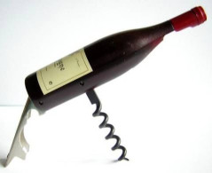 TIRE BOUCHON DECAPSULEUR MAGNET En Forme De Bouteille De BOURGOGNE - Tire-Bouchons/Décapsuleurs