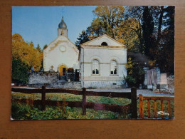 Cugnon Sur Semois: L'église Et La Maison Communale -> Onbeschreven - Bertrix