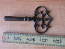LADE D -  OUDE HORLOGESLEUTEL. IJZER NEGENTIENDE EEUW - ANCIENNE CLÉ DE MONTRE. FER XIXE SIÈCLE - Other & Unclassified