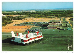 ARUP9-0578-BATEAU - CALAIS - Aéroglisseur Géant Dans L'hoverport - Hovercrafts