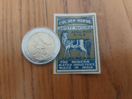étiquette Boîte D'allumettes INDE "GOLDEN HORSE - SAFETY MATCHES - THE MODERN MATCH INDUSTRIES MADE IN INDIA" (cheval) - Matchbox Labels