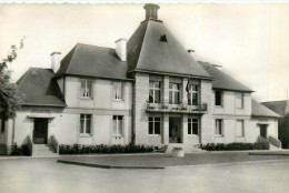 35* BECHEREL  La Mairie (CPSM Format 9x14cm)        RL34.0068 - Bécherel
