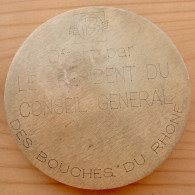 DA-037 Médaille Bronze Offerte Par Le Conseil Général Des B. Du Rhône Foot Ball De  70mm De Diamètre,pds=109 Gr - Altri & Non Classificati