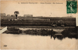 PC DOUANE CUSTOMS DOUANE FRANCAISE RIVIERE FRONTIERE UNE EMBUSCADE (a45341) - Customs